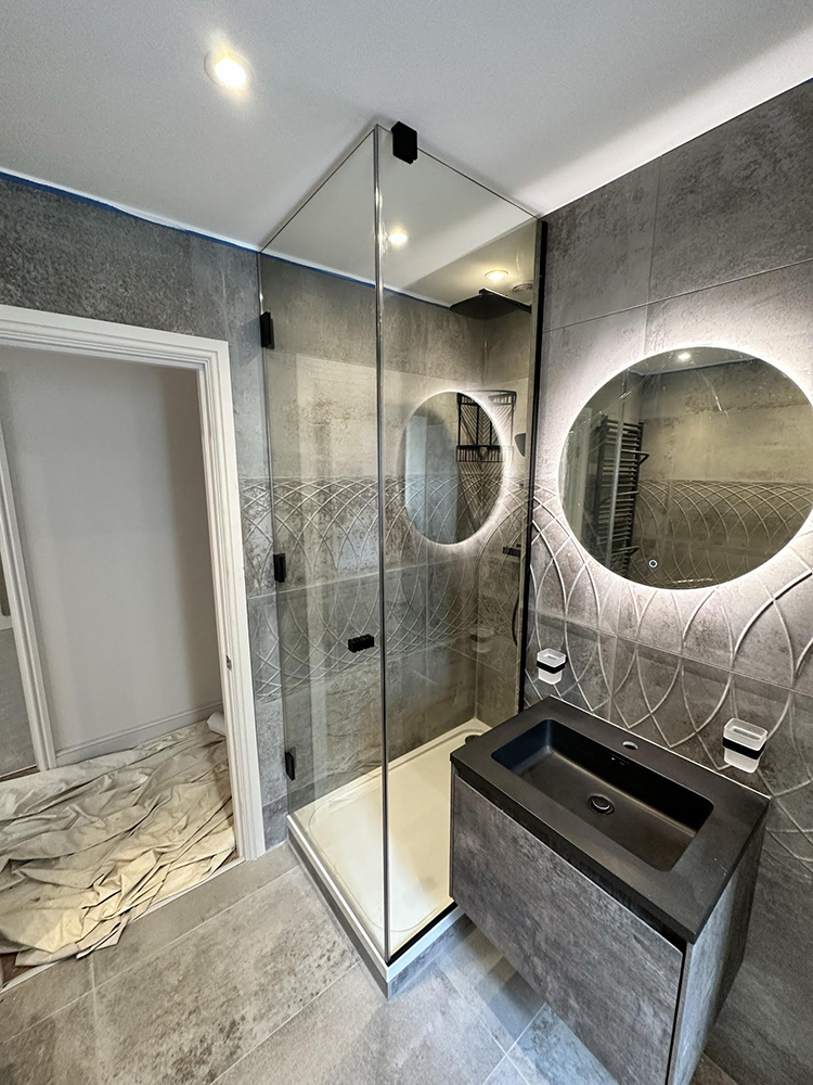 Glass Shower Enclosures & Doors